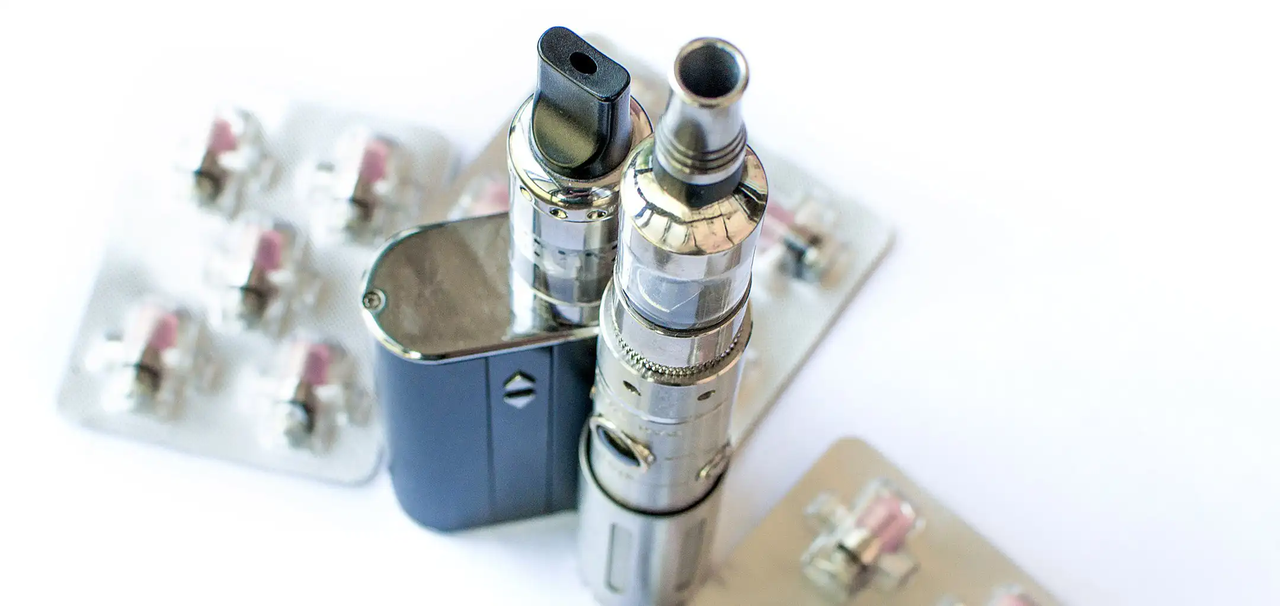 dany vape Puff AeroX 32K JNR Mixed Berries - 32000 Bouffées Rechargeable USB-C main image 1